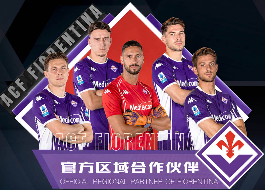 网红主播Speed拿着骑士23号复古球衣找詹姆斯签名 双方合影留念